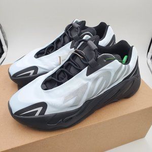 adidas Yeezy Boost 700 MNVN Blue Tint size 8